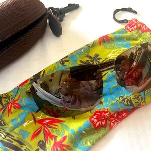 Maui Jim  HO’OKIPA sunglasses with cover and case.